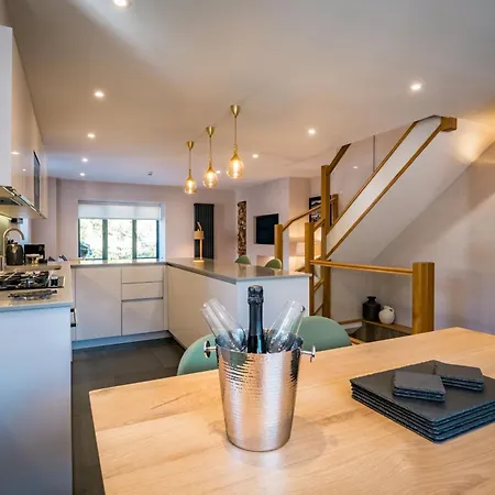 Owl Barn At The Heaning Estate *