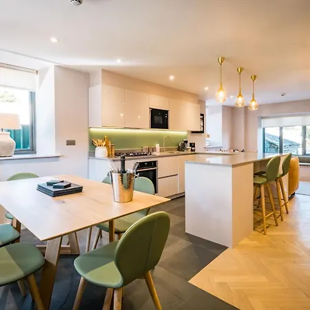 Owl Barn At The Heaning Estate *