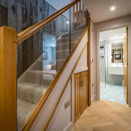 Owl Barn At The Heaning Estate