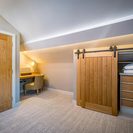 Owl Barn At The Heaning Estate Сasa de vacaciones *