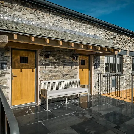 Owl Barn At The Heaning Estate *